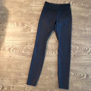 Kira Grace high waist houndstooth yoga leggings
